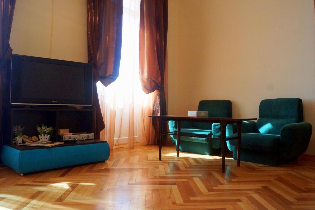 Arteast Hostel Yerevan Ngoại thất bức ảnh