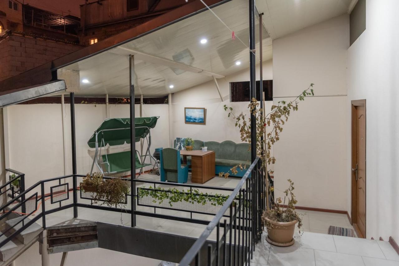 Arteast Hostel Yerevan Ngoại thất bức ảnh