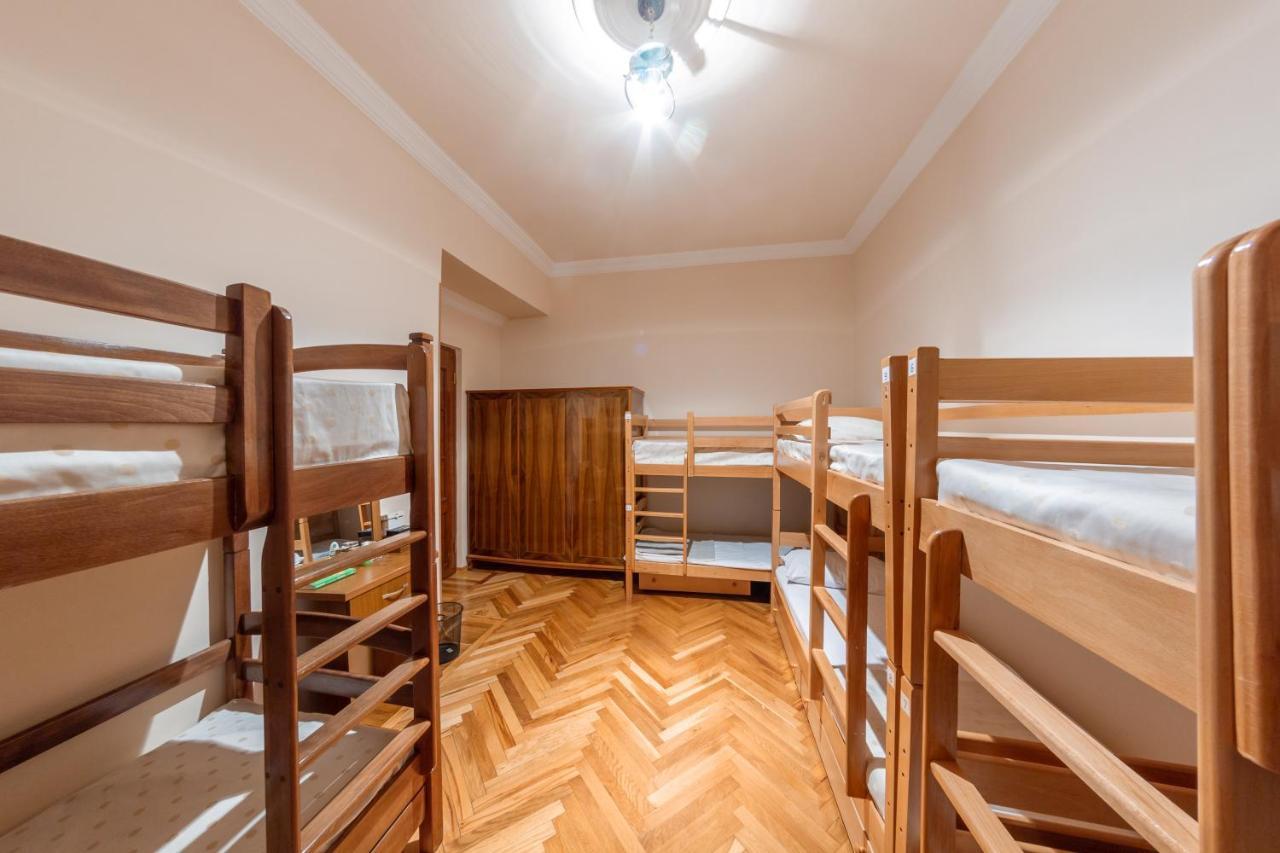 Arteast Hostel Yerevan Ngoại thất bức ảnh