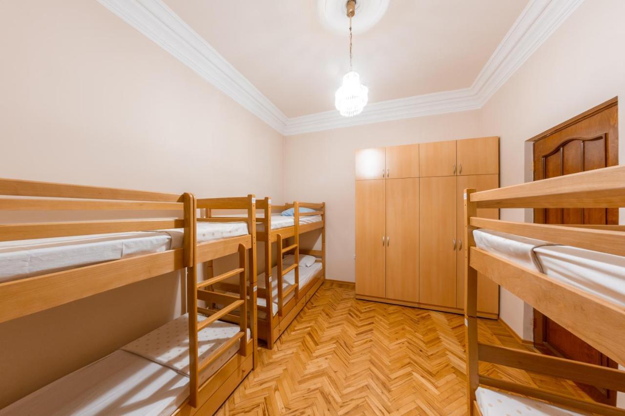 Arteast Hostel Yerevan Ngoại thất bức ảnh